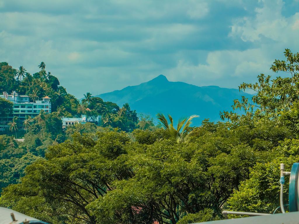 Aronka Homestay Kandy Bagian luar foto