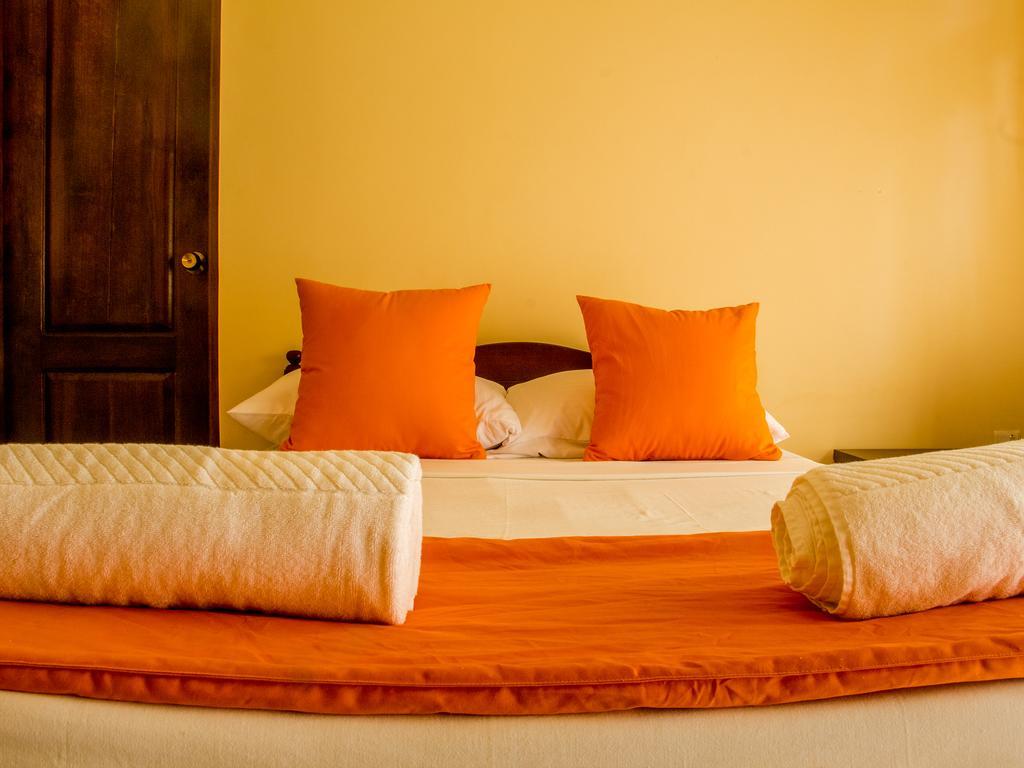 Aronka Homestay Kandy Bagian luar foto