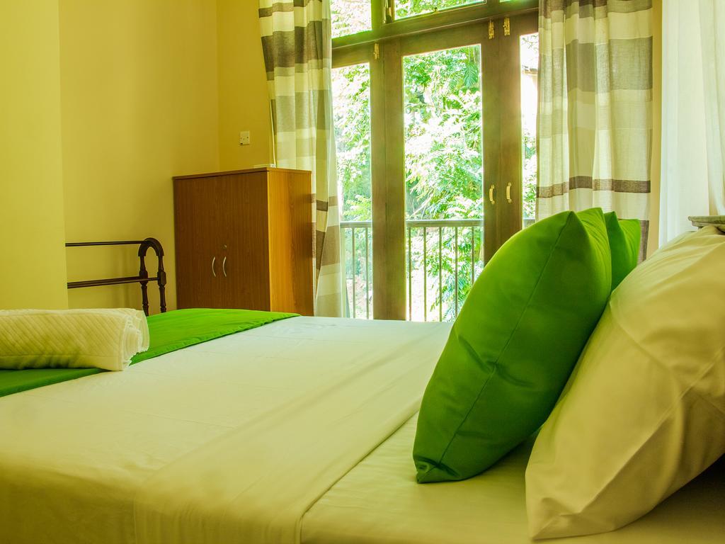 Aronka Homestay Kandy Bagian luar foto