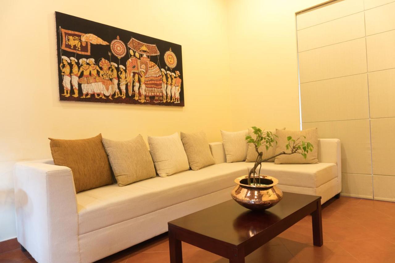 Aronka Homestay Kandy Bagian luar foto