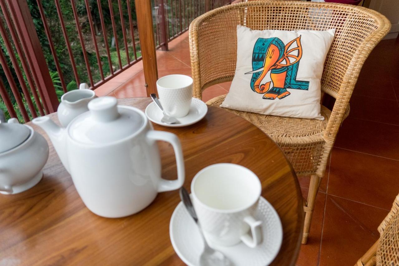 Aronka Homestay Kandy Ruang foto