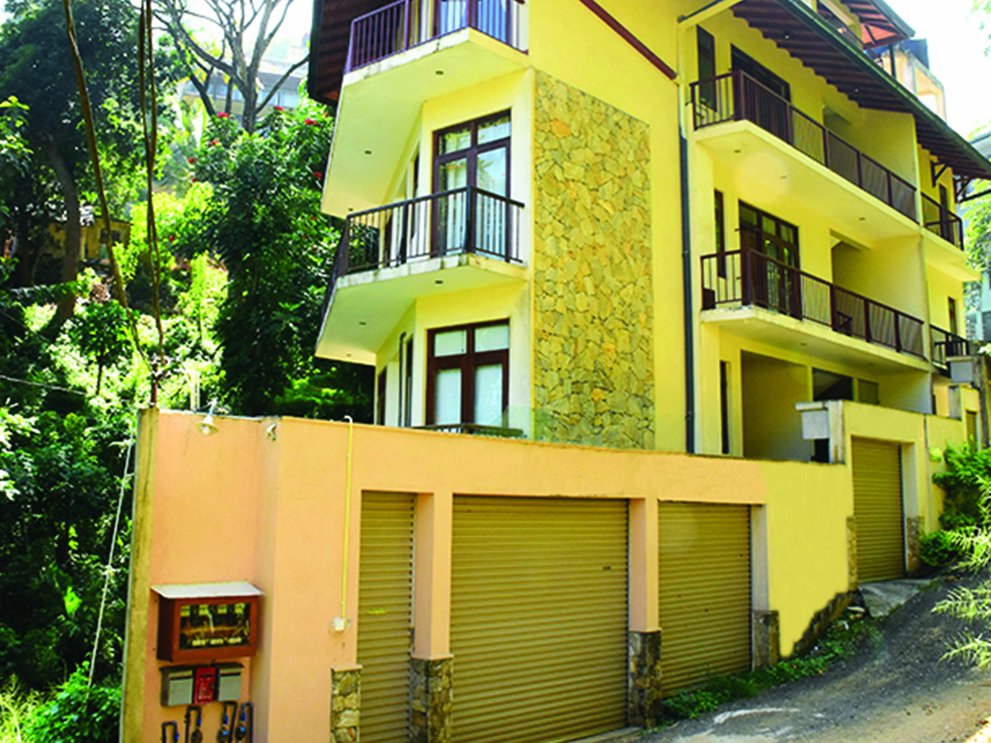 Aronka Homestay Kandy Bagian luar foto
